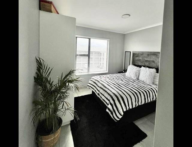 2 BEDROOM PROPERTY TO RENT IN HAYFIELDS
